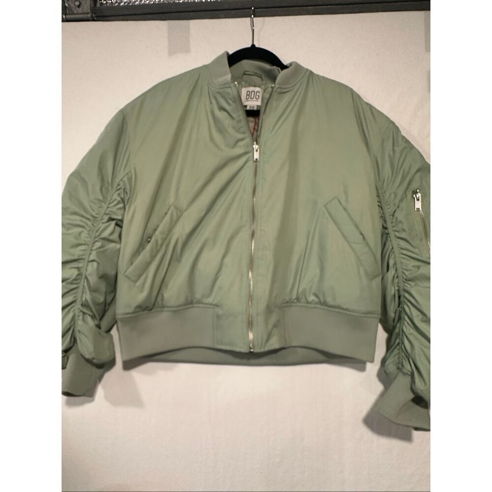 BDG Urban Outfitters Elton Bomber Jacket Green Ruched Sleeve Cropped M, NWT - Picture 3 of 10